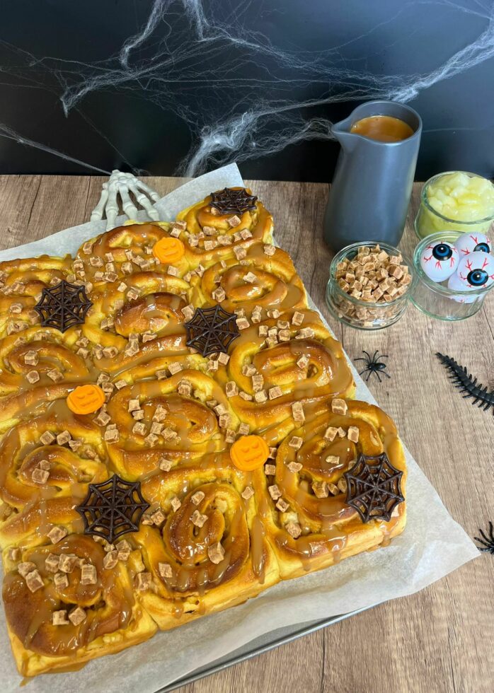 Halloween Apple & Cinnamon Rolls