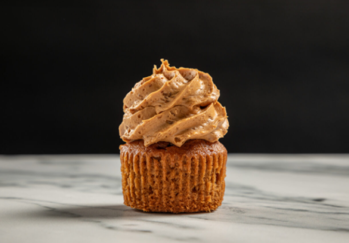 Macphie Salted Caramel Frosting Application Instructions